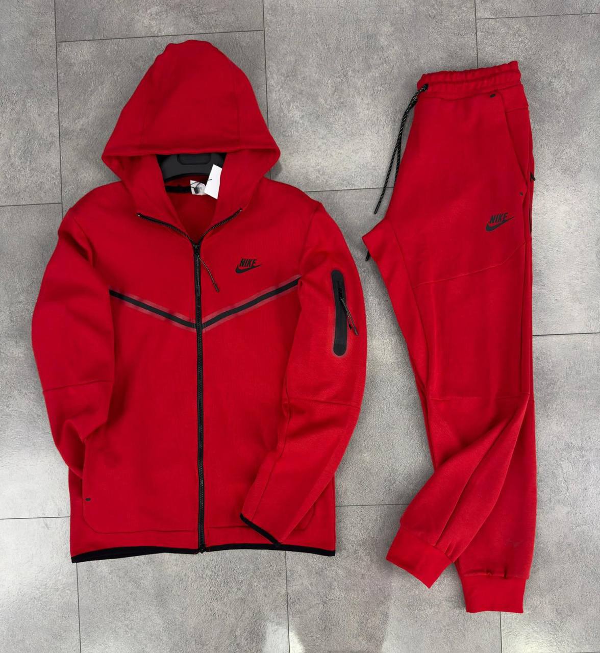 Tech Fleece czerwony ( stara wersja )