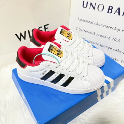 Buty (4 kolory)